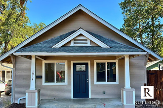 Building Photo - Adorable 2 bedroom home in Medford!