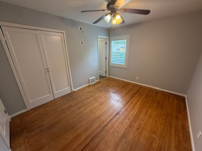 Building Photo - 3824 Fernwood St