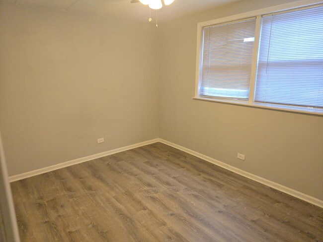 Building Photo - 446 N Ardmore Ave