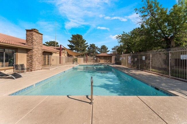 Building Photo - This beautifully renovated 2-bedroom, 2-bath condo is ready for immediate move-in!