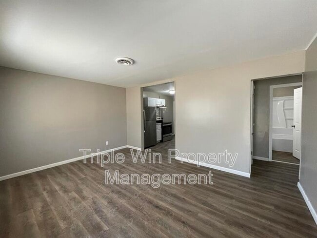 Building Photo - 10261 Imperial Dr