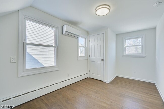 Building Photo - 432 Rosetta Pl