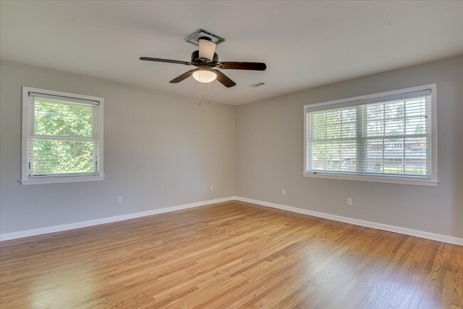 Building Photo - 813 Hammond Dr