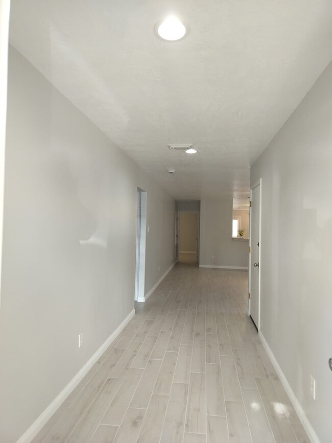 Building Photo - 21242 Linden House Ct