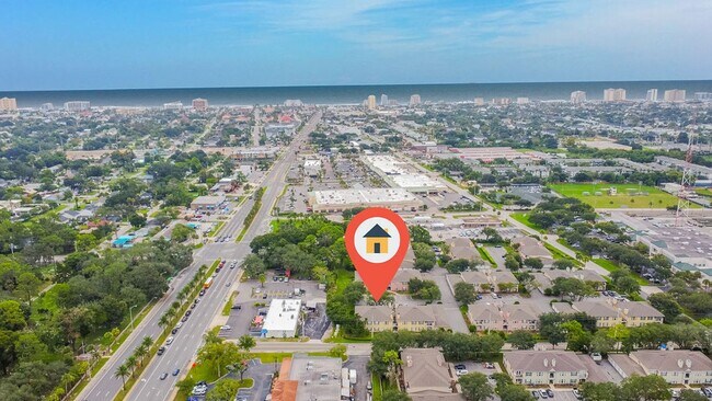 Building Photo - Jax Beach Condo Close to Everything