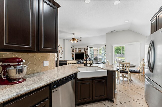 Building Photo - 115 Cobblestone Ct