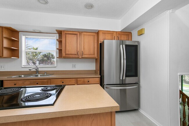 Building Photo - 7810 S Tropical Trail