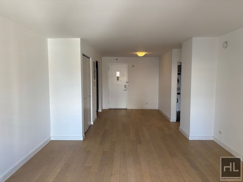 Building Photo - East 39th Street