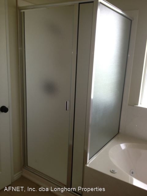 Building Photo - 3 br, 2.5 bath House - 4907 Old Homestead St