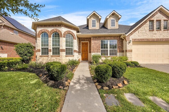 Building Photo - 25819 Oakwood Knoll Dr