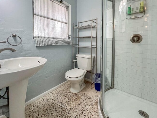 Building Photo - 1649 Livingstone St