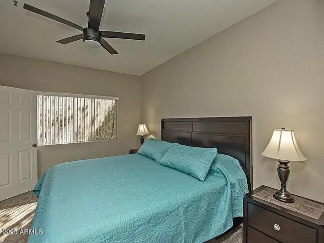 Building Photo - 11375 E Sahuaro Dr