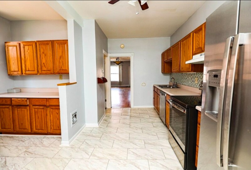 Building Photo - 3908-3910-3910 Flad Ave