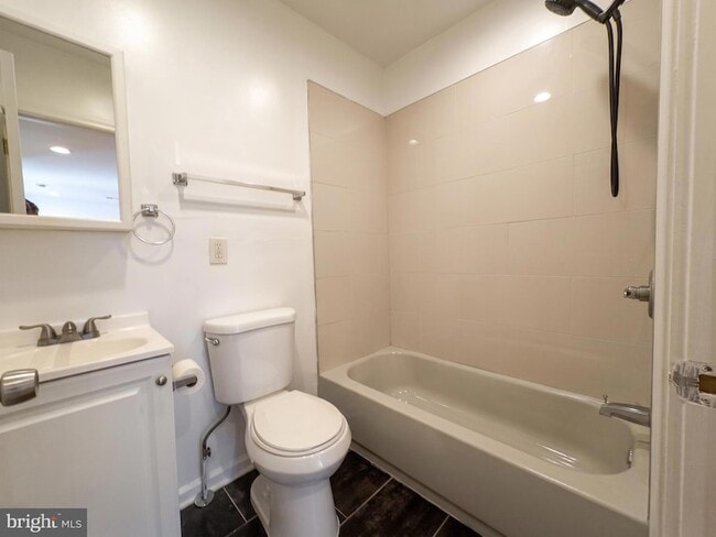 Building Photo - 110 N 51st St