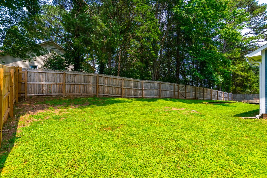 Building Photo - 157 Greenwood Dr