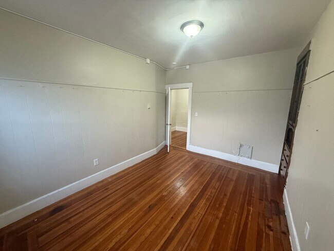 Building Photo - 139 Franklin St