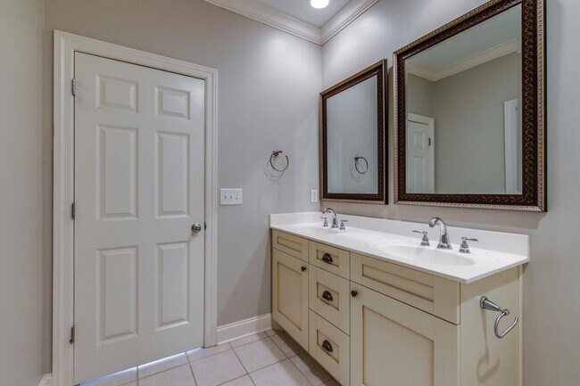 Building Photo - 404 Mercomatic Dr