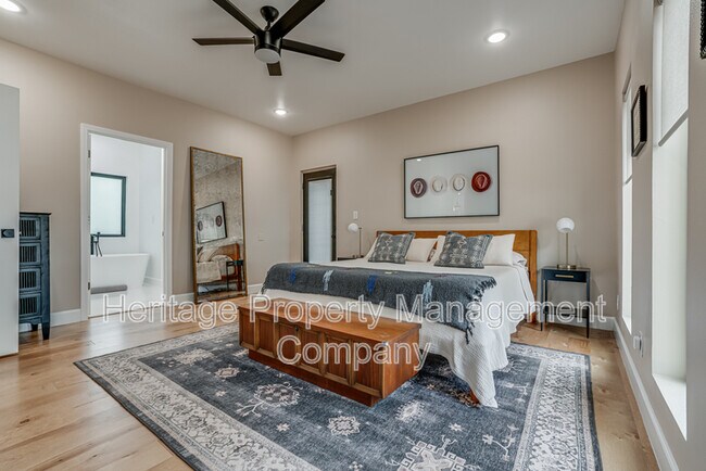 Building Photo - 211 Gibson