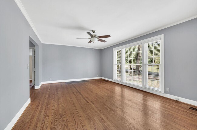 Building Photo - 5040 Stillwood Dr