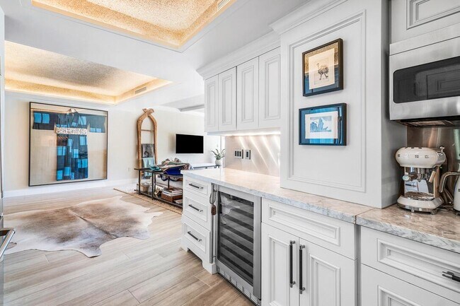 Building Photo - 2774 S Ocean Blvd