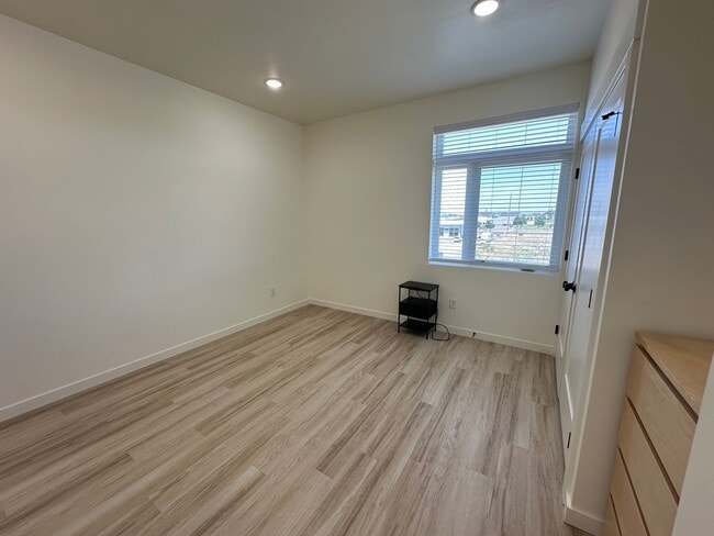 Building Photo - 311 E Lorene St