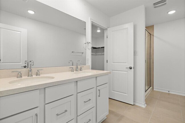 Building Photo - 307 Flowers Ave