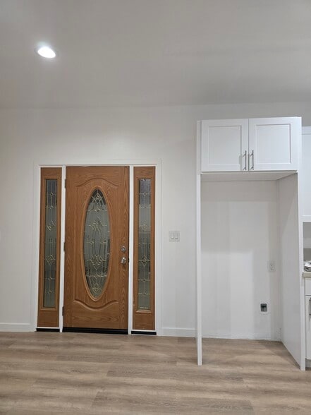 Building Photo - 3230 Cerritos Ave