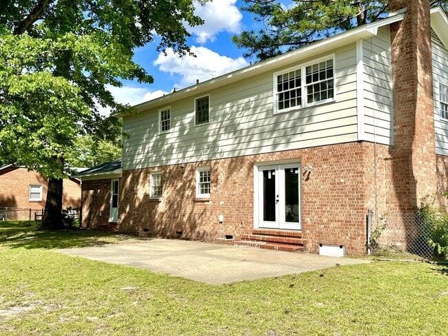 Building Photo - 435 Southwick Dr