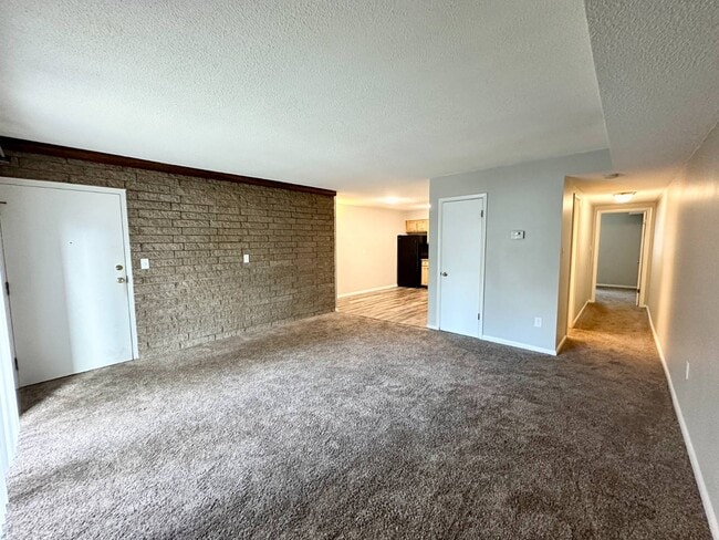 Building Photo - 1552 Helderberg Ave