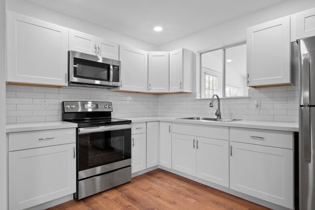 Building Photo - 570 S Yaqui Dr