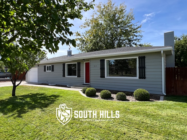 Building Photo - 3bed/2bath w/finished basement, landscaping & Water, Sewer, Trash Included, RV Parking