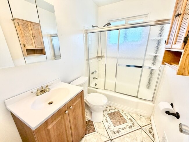 Building Photo - Updated Perlmack Ranch