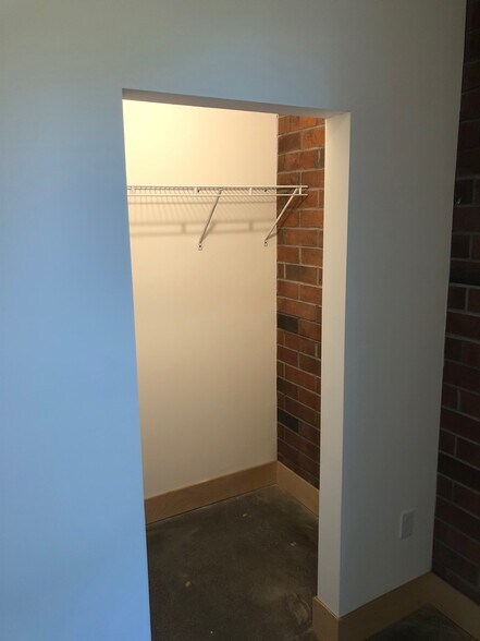 Building Photo - 330 S Cherry St