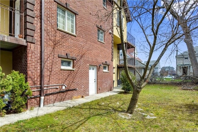 Building Photo - 5 Crosby Pl