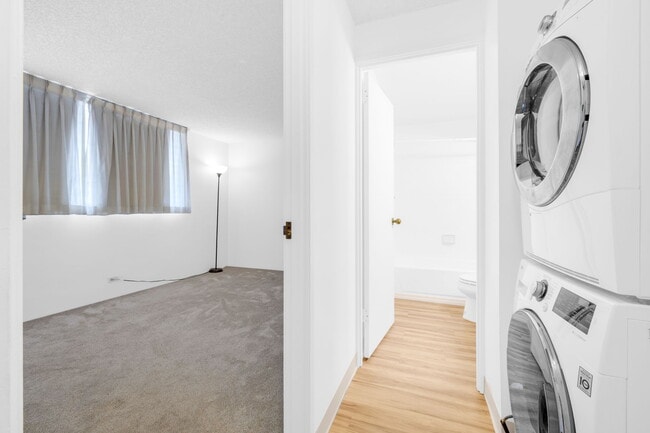 Building Photo - 1820 Waiola St