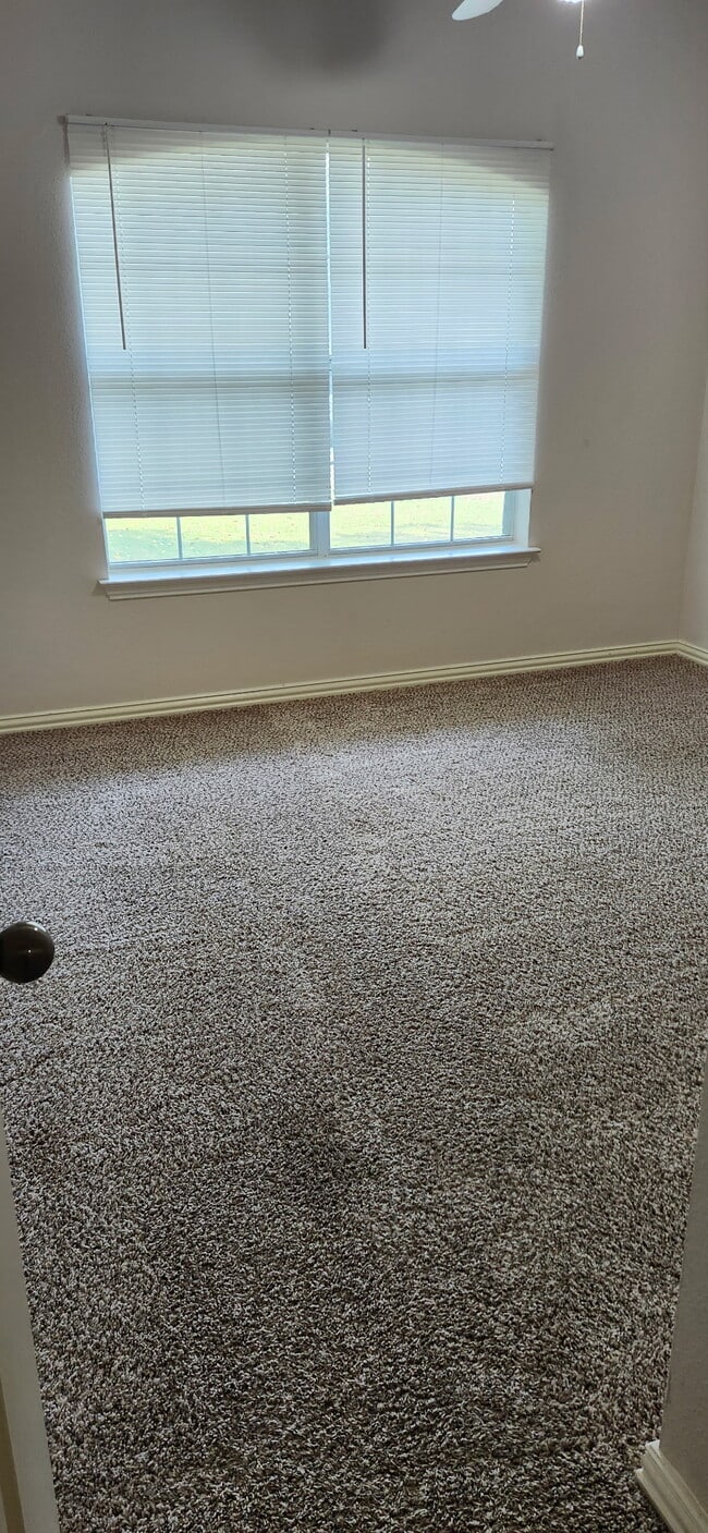 Building Photo - 211 N Prairie St