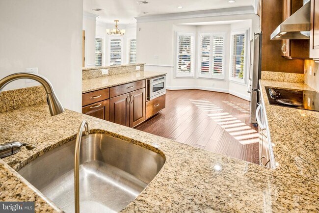 Building Photo - 211 Mill St