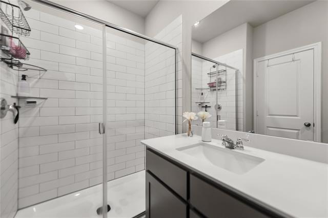 Building Photo - 3225 Hampton Dr