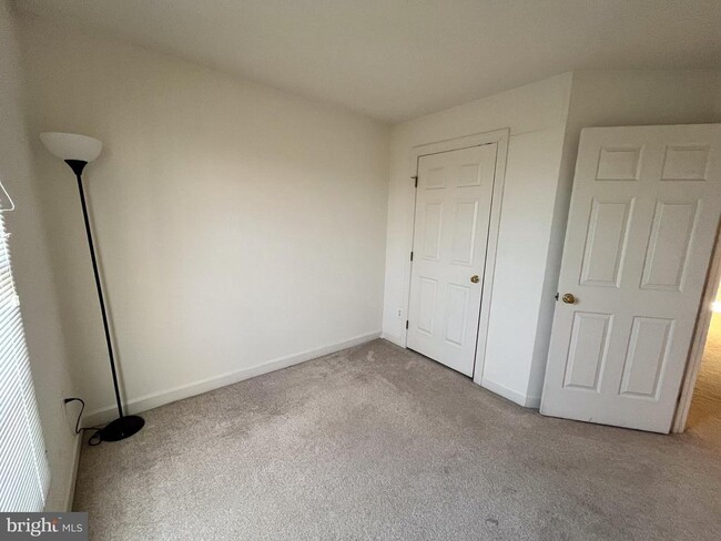 Building Photo - 8179 Skelton Cir