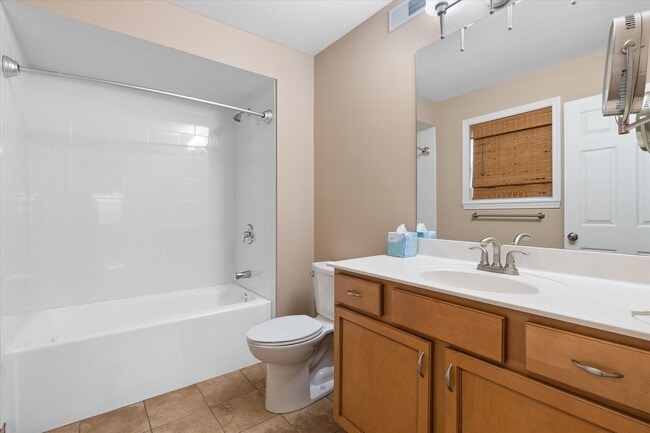 Building Photo - 400 N Village Cir