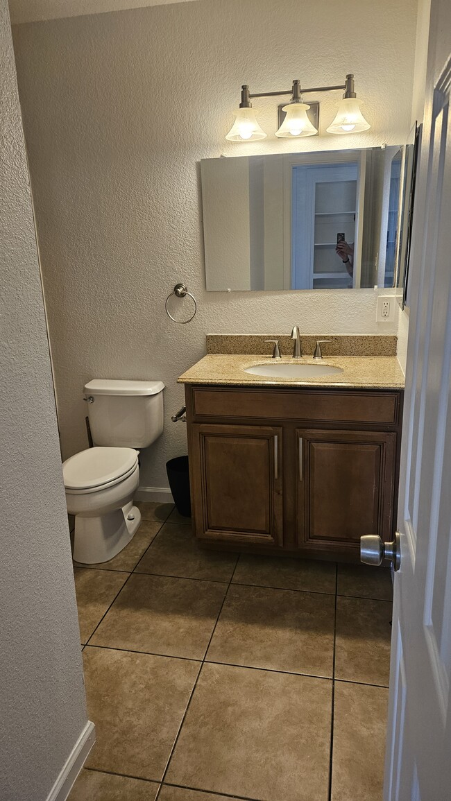 Building Photo - 8507 E Mariposa Dr