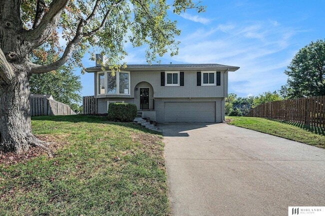 Building Photo - 3105 Mirror Cir