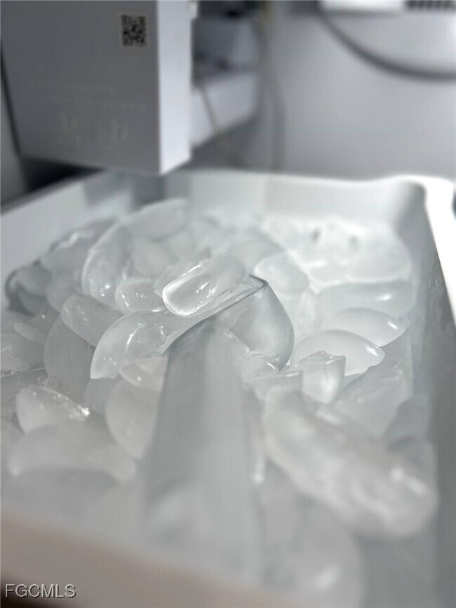 Building Photo - 5255 Coronado Pkwy