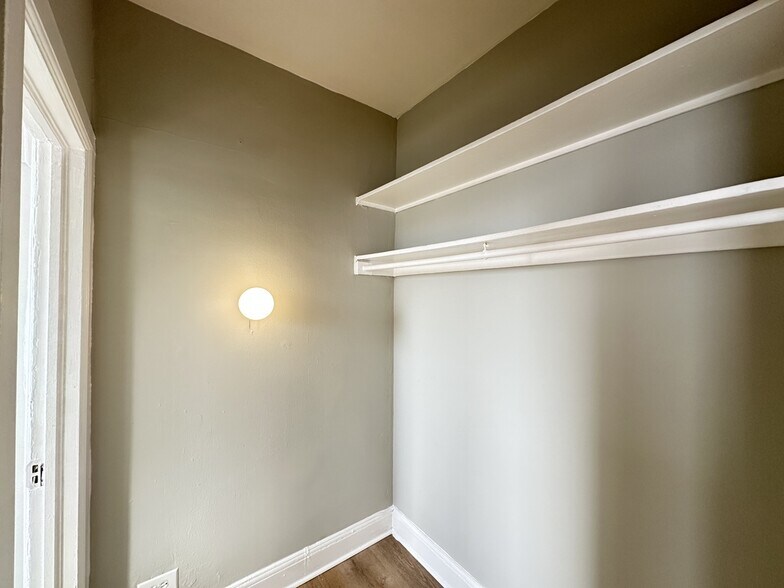 Building Photo - 3832 N Fremont St