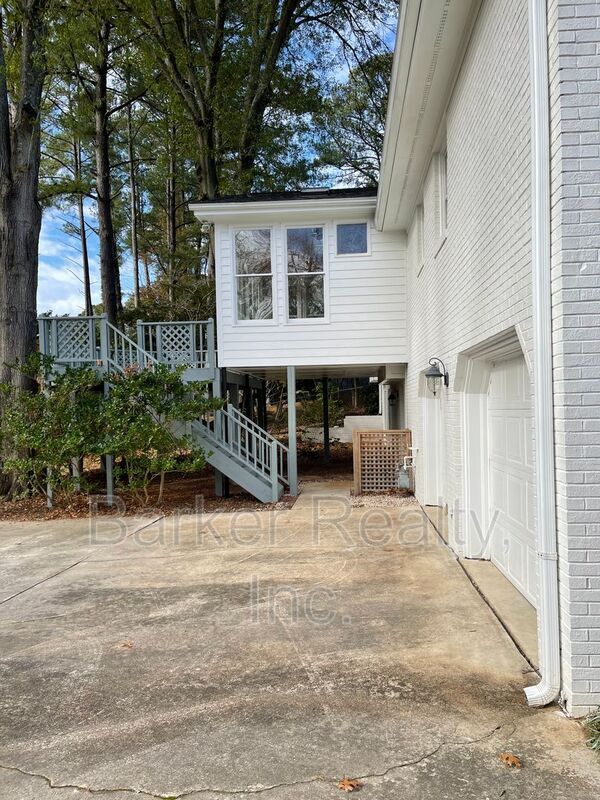 Building Photo - 1008 Deerfield Rd