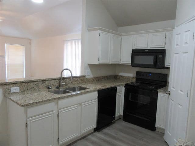 Building Photo - 3023 Stonycroft Dr