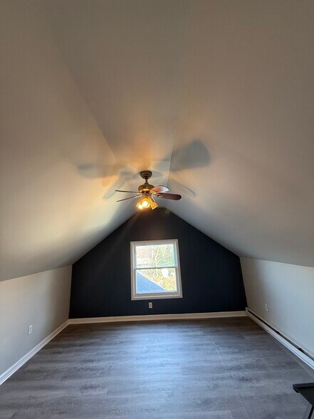 Building Photo - 629 Parkside Ave