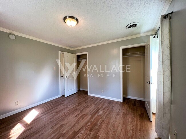 Building Photo - NO STEPS...RANCHER HOME LOCATED IN FOUNTAI...