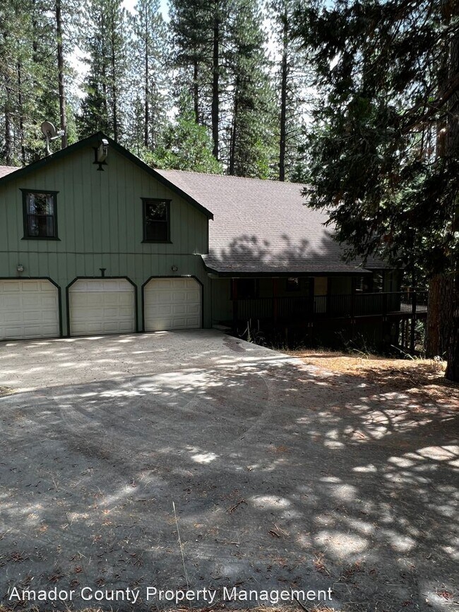 3 br, 3 bath House 27343 Dew Drop Rd 27343 Dew Drop Dr Pioneer CA