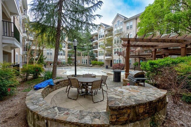 Building Photo - 1850 Cotillion Dr